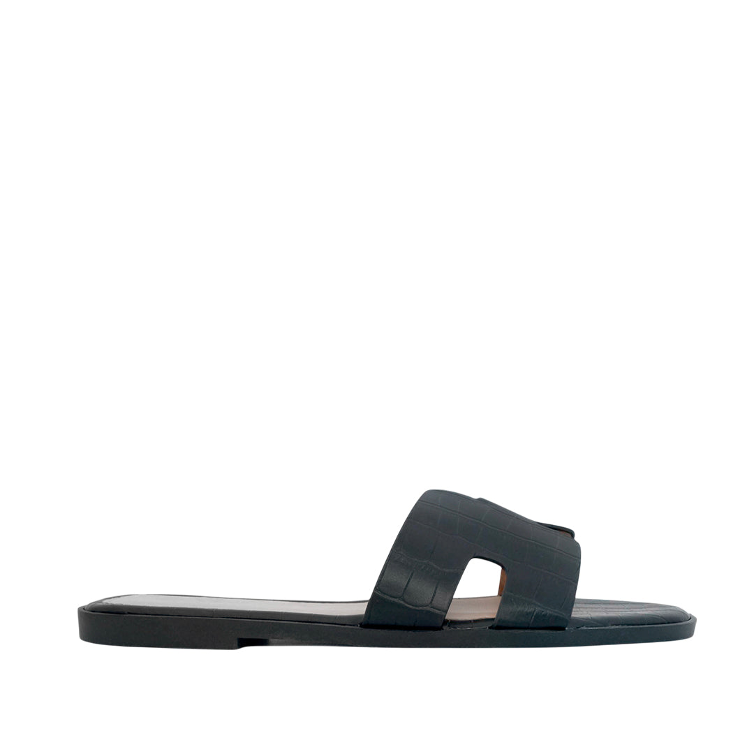 Sandalias flats Adria para mujer color negro