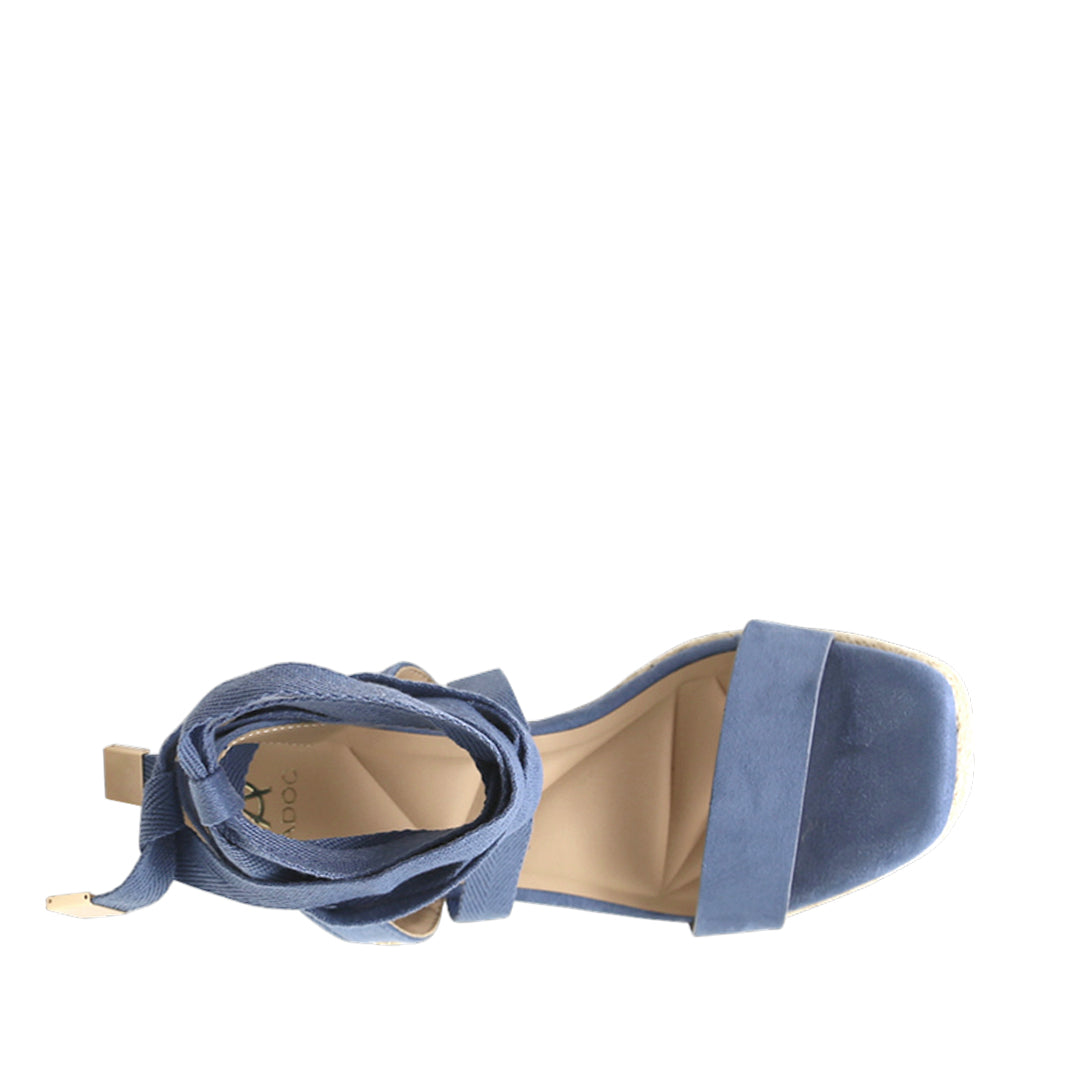 Sandalias de cuña Emilia para mujer color celeste