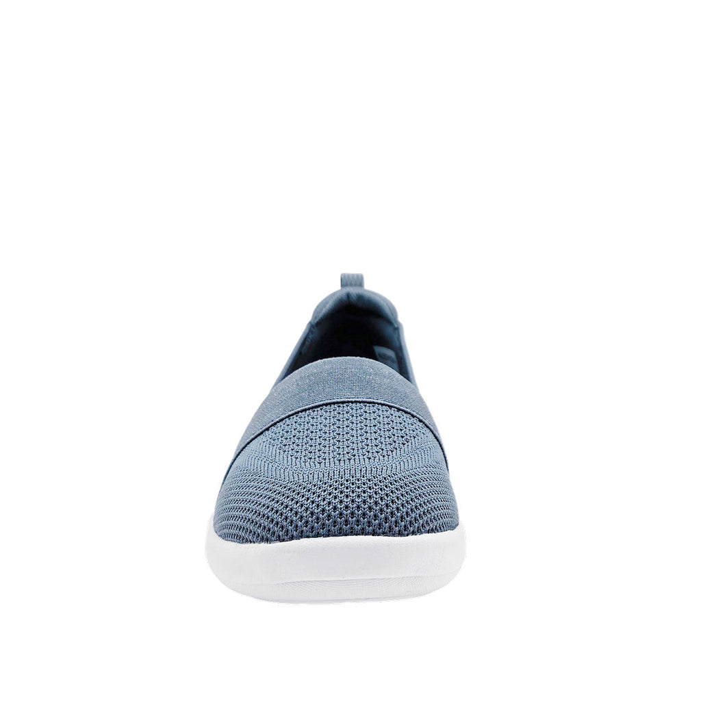 Sneakers Kleo para mujer color celeste
